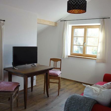 Heuboden - Ferienwohnung im Land-Café Emmering  Extérieur photo